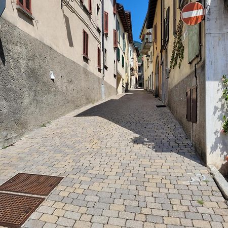 Casa Gianna Daire Castiglione dʼIntelvi Dış mekan fotoğraf