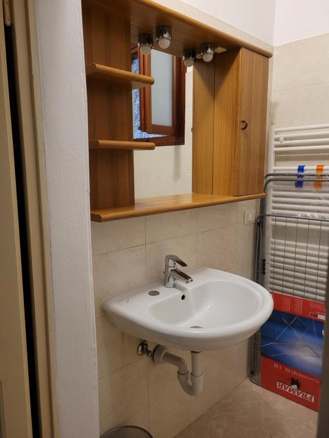 Casa Gianna Daire Castiglione dʼIntelvi Dış mekan fotoğraf