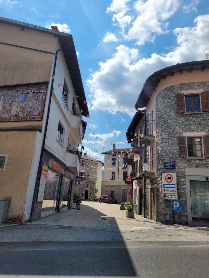 Casa Gianna Daire Castiglione dʼIntelvi Dış mekan fotoğraf