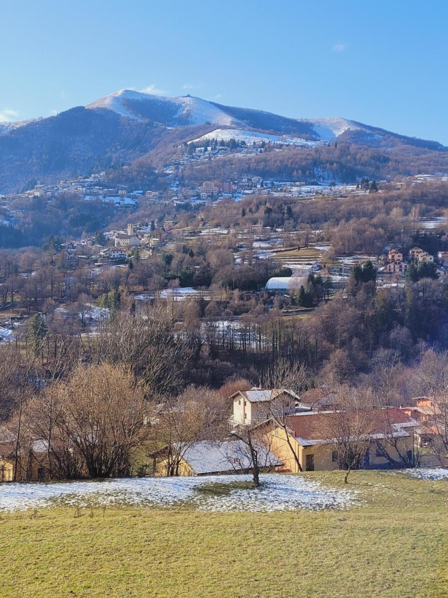 Casa Gianna Daire Castiglione dʼIntelvi Dış mekan fotoğraf